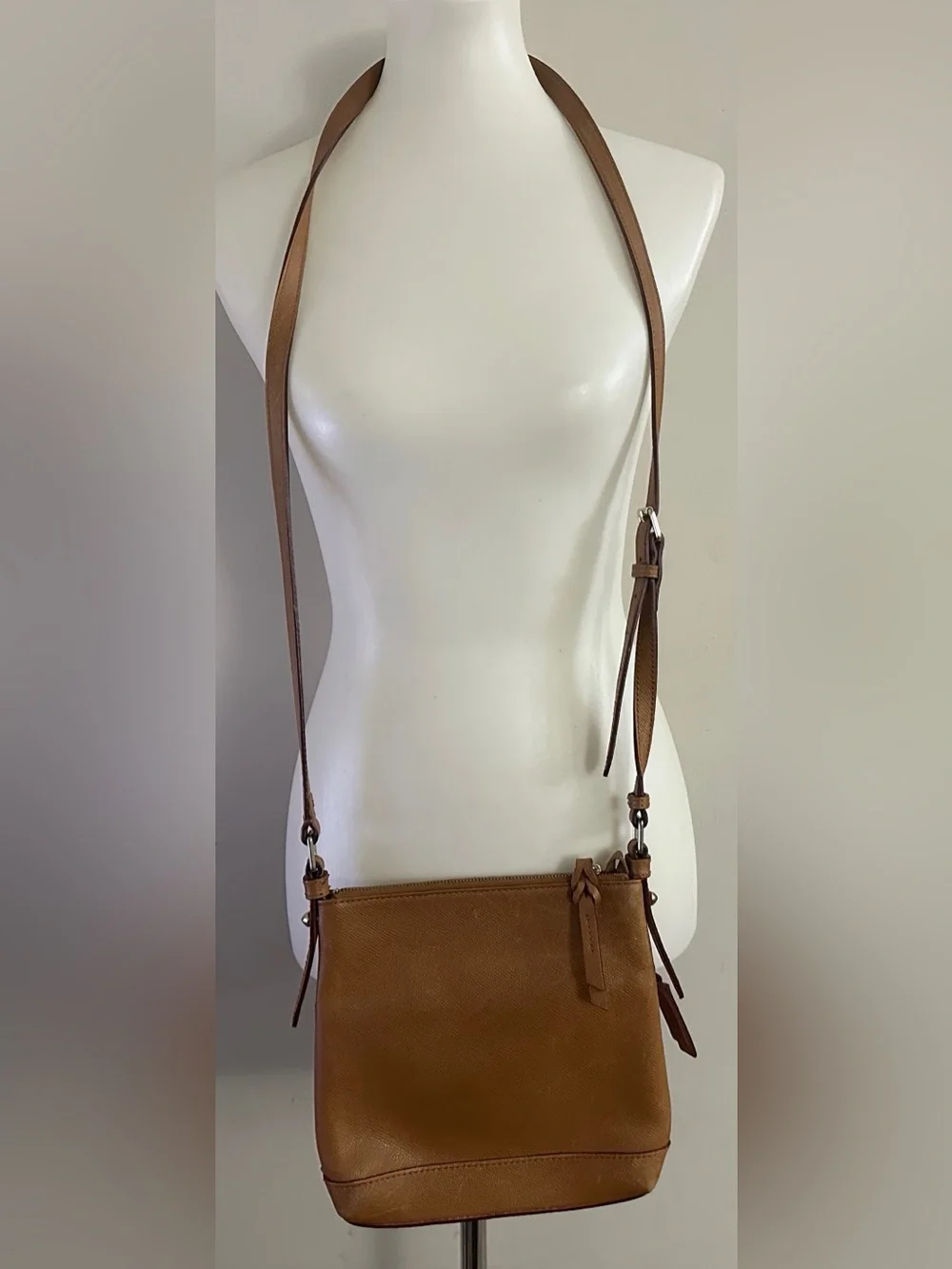 Dooney & Bourke Leather Crossbody Bag Equestrian Dark Academia Minimalist